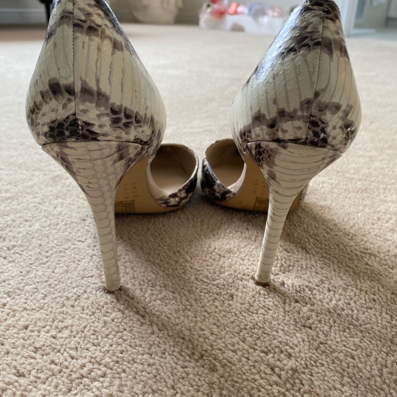 White House Black market heels size 9 - Picture 4 of 4